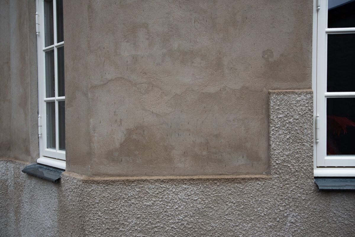 Ny fasadepuss etter gamal oppskrift 5