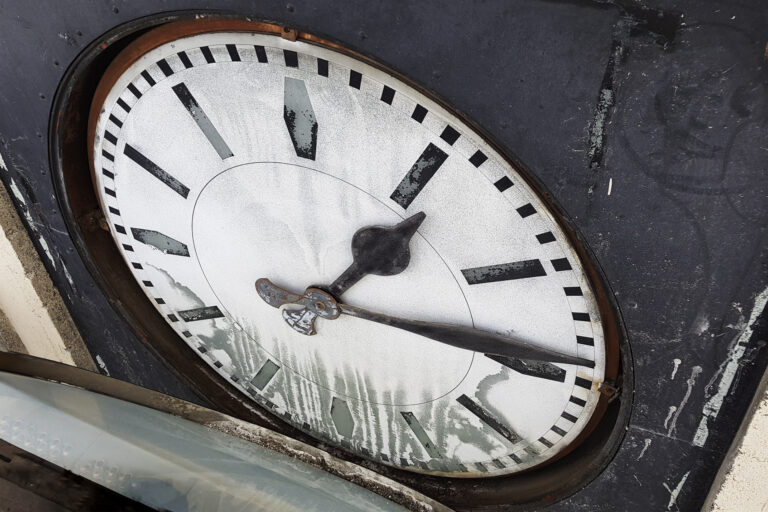 Klokketårn med rett tid 6