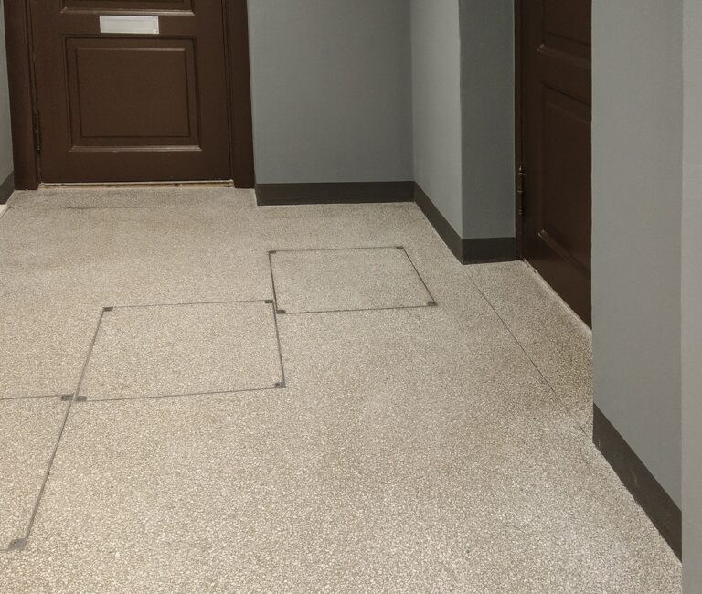 Etablering av ny terrazzo i korridor 4