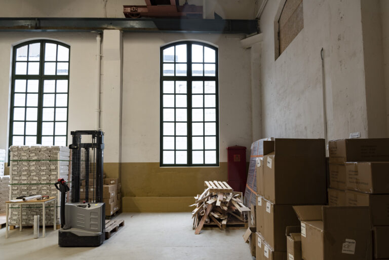 Lasterampe på freda fabrikkbygning 6