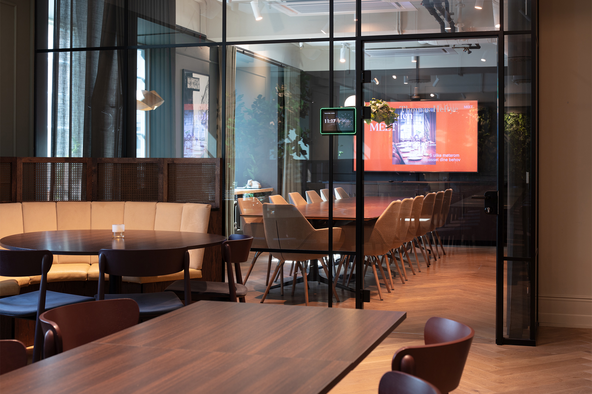 Mindre telekommunikasjon, bedre internkommunikasjon 9