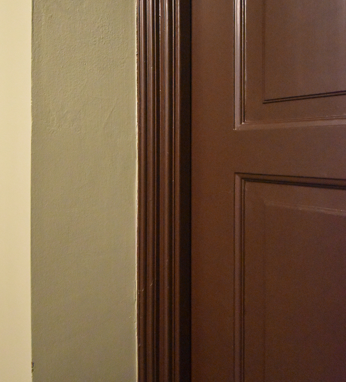 Skånsomme branntiltak på gamle dører 6