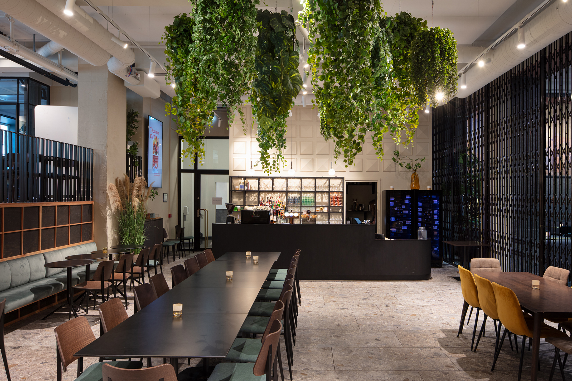 Mindre telekommunikasjon, bedre internkommunikasjon 13