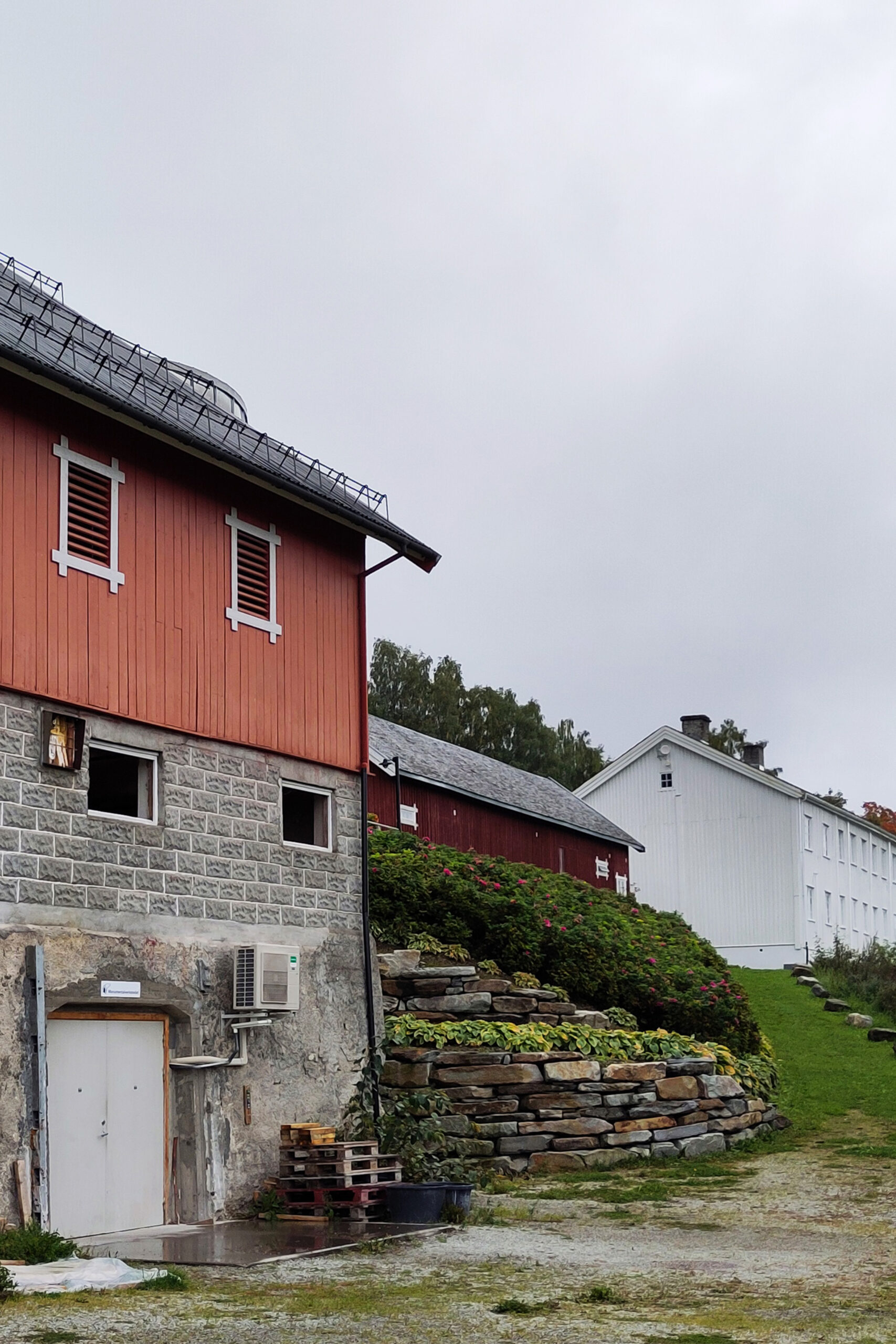 Kunsten i prestegardslåven er tilgjengeleg for alle 10