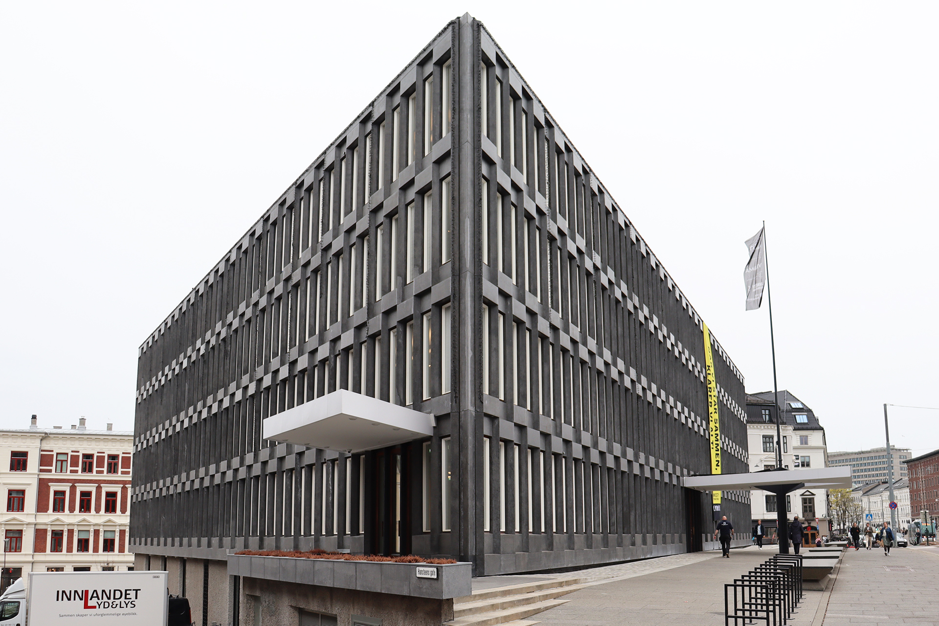 Fredet ambassade med ny og effektiv bruk 1