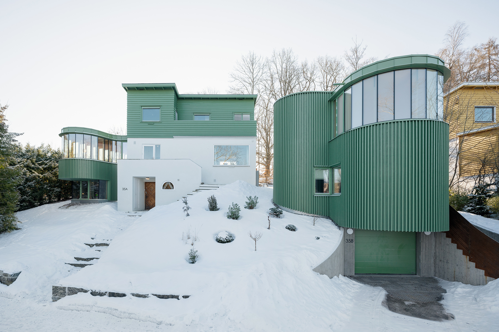 1938 + 2023 = sant 1