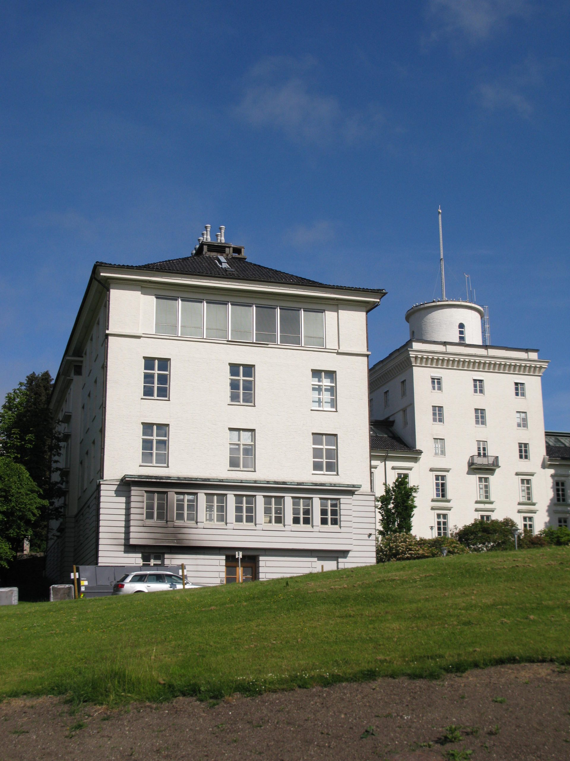 Tilbakeføring av fasaden i fredet universitetsbygg 5