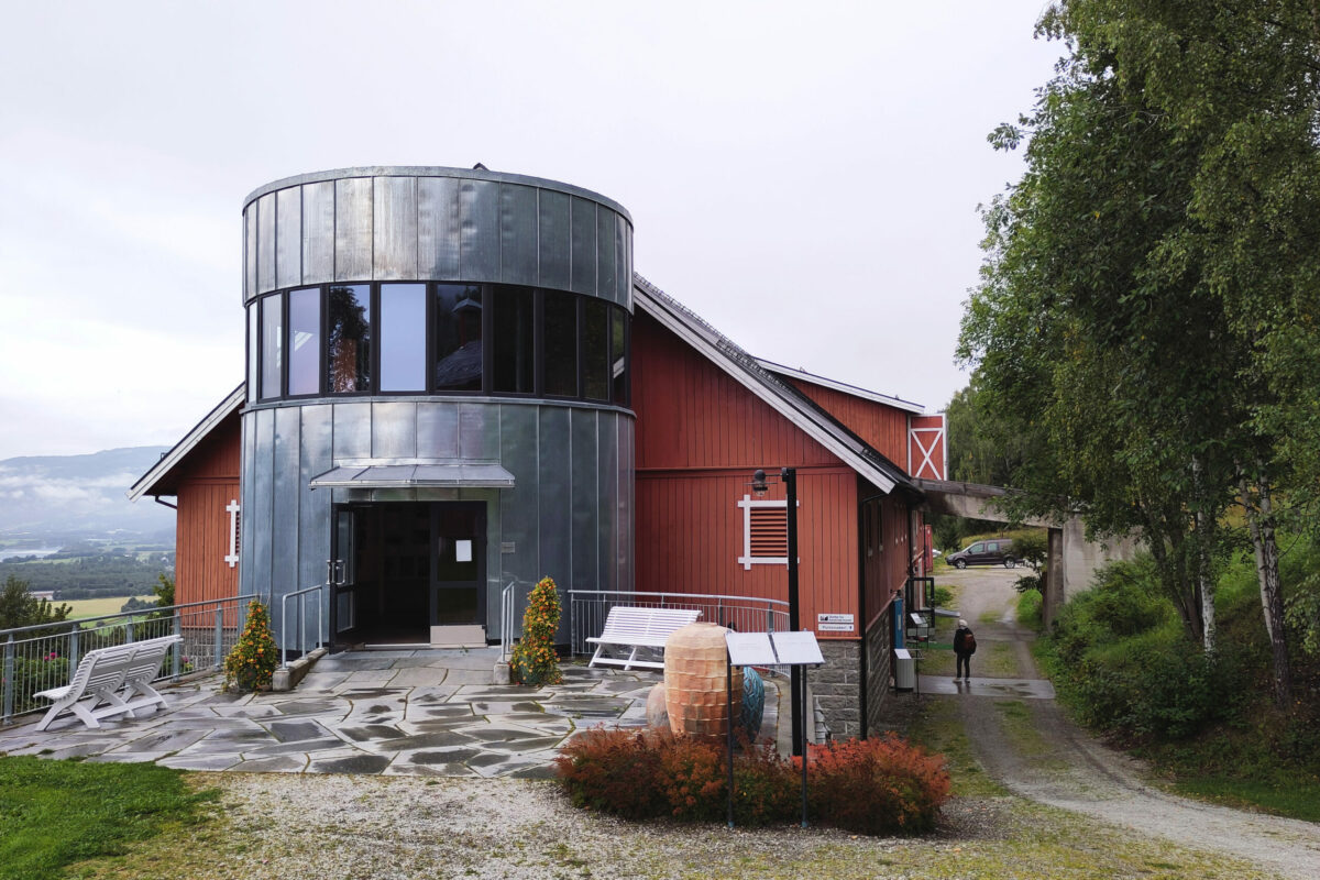 Kunsten i prestegardslåven er tilgjengeleg for alle 5