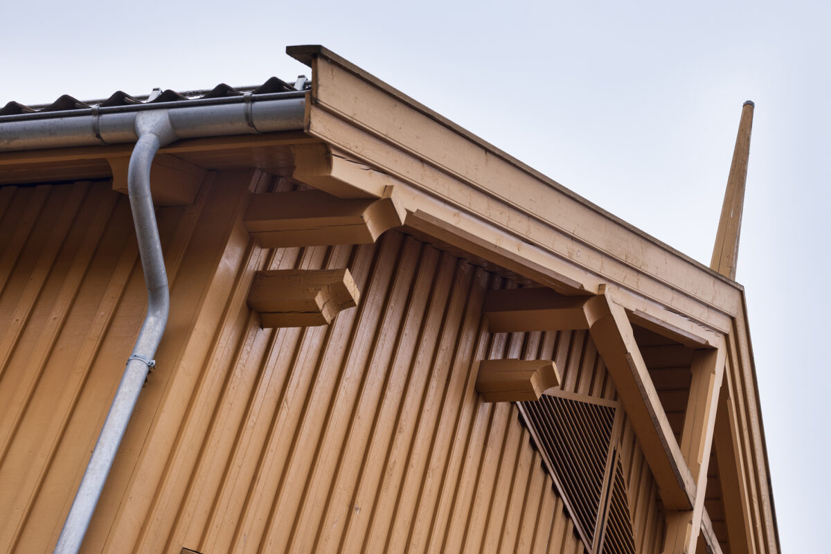 Utvendig etterisolering av fredet sjøbod 4