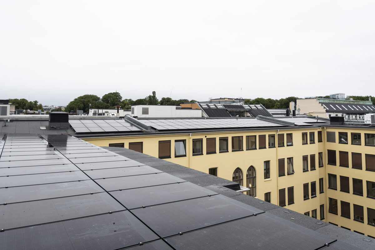 Solceller på taket til verneverdige Victoria terrasse 6