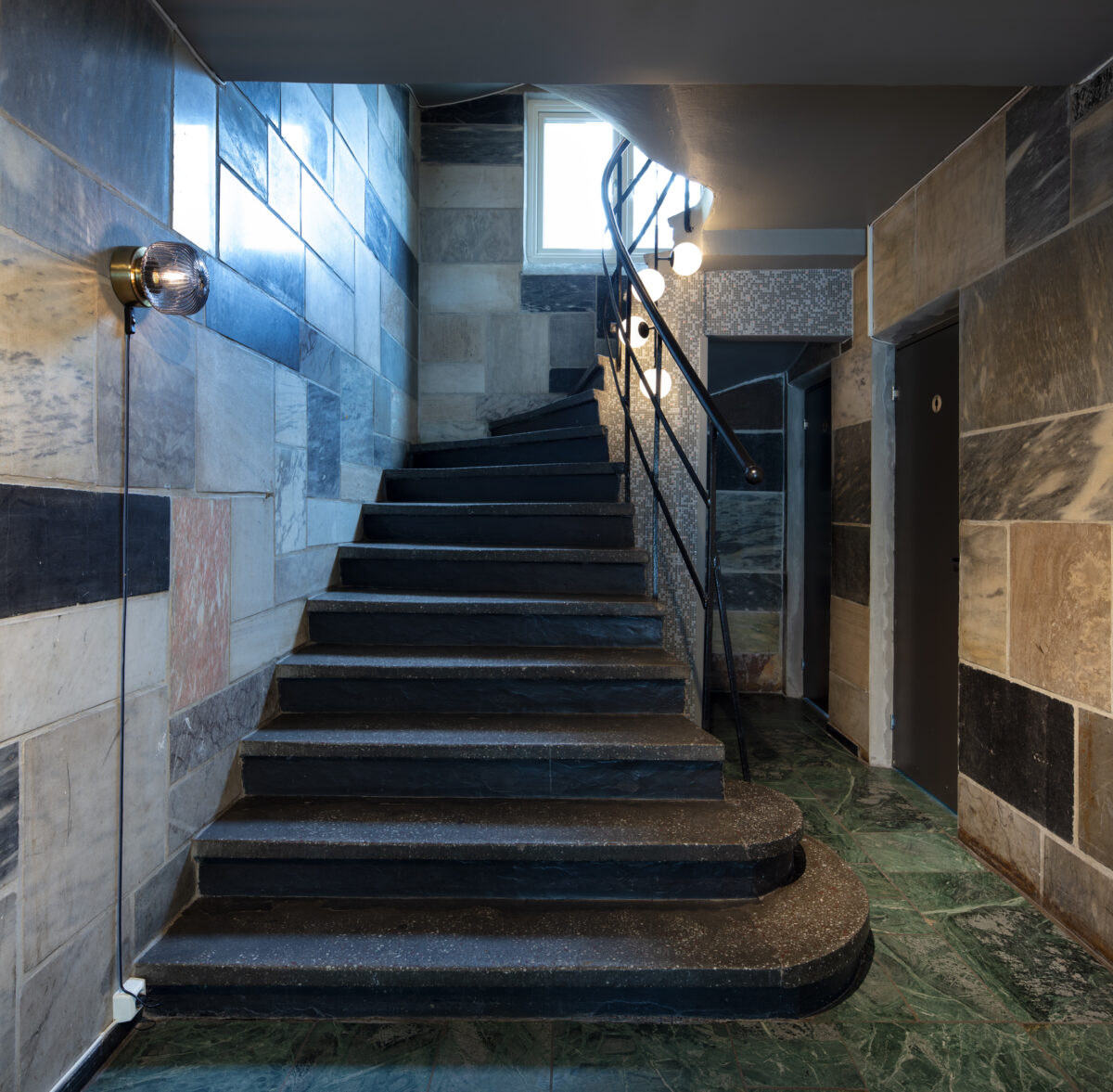 Tyrigrava fra 1933 har fått ny kafe og møtelokaler 7