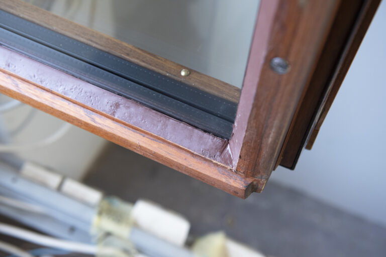 Teak-vinduer supplert med kopier i eik 6