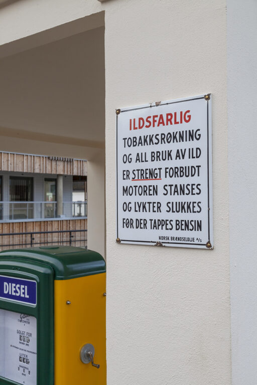 Frå bilverkstad og smørjehall til sykkelverkstad og smørjebu 6