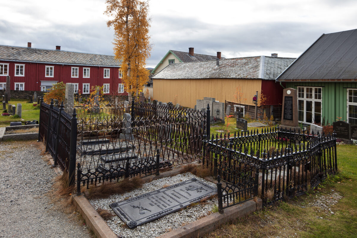 Istandsetting av gravminne i støypejern 5