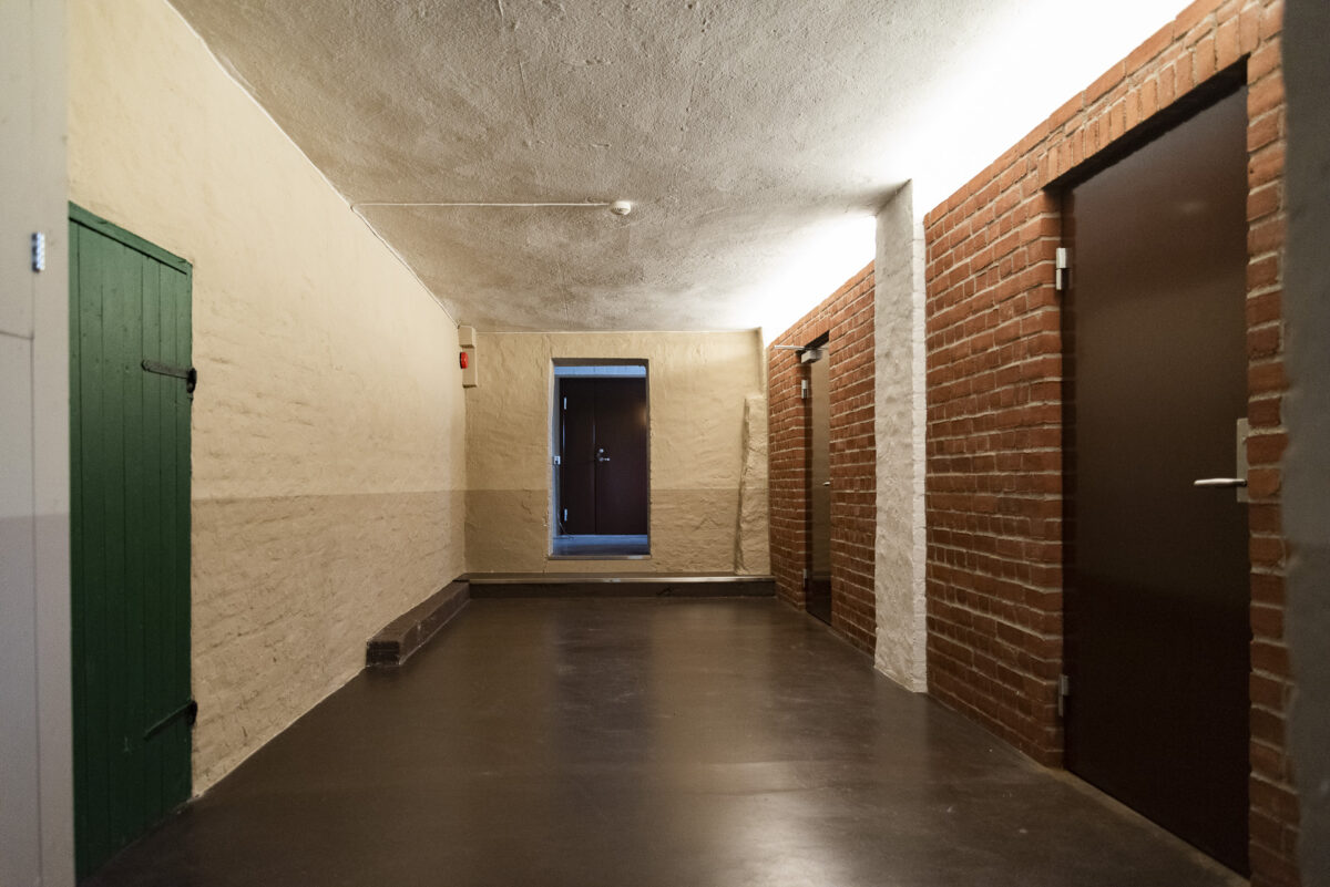 Toaletter under kirkens sakristi 6