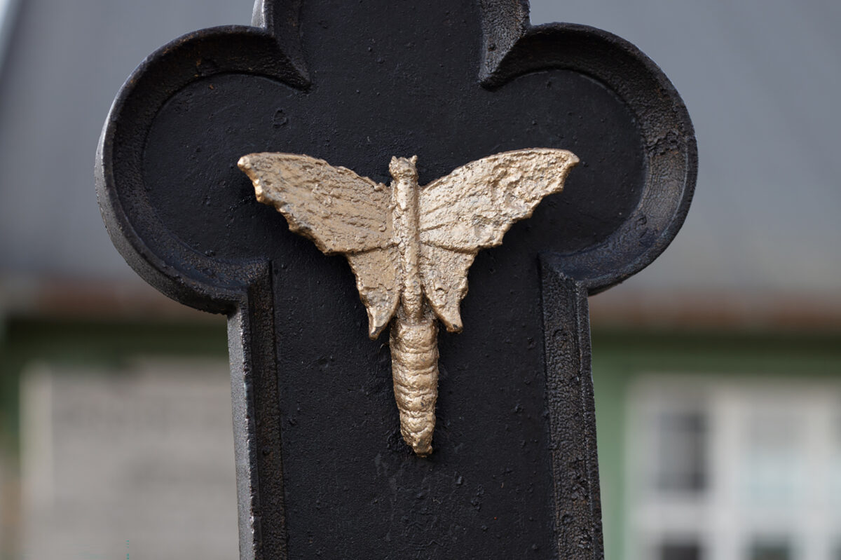 Istandsetting av gravminne i støypejern 8