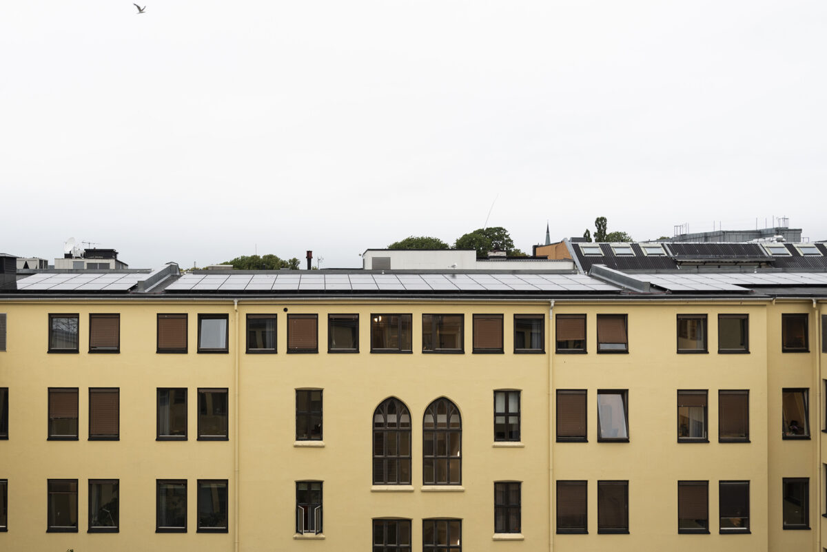 Solceller på taket til verneverdige Victoria terrasse 7