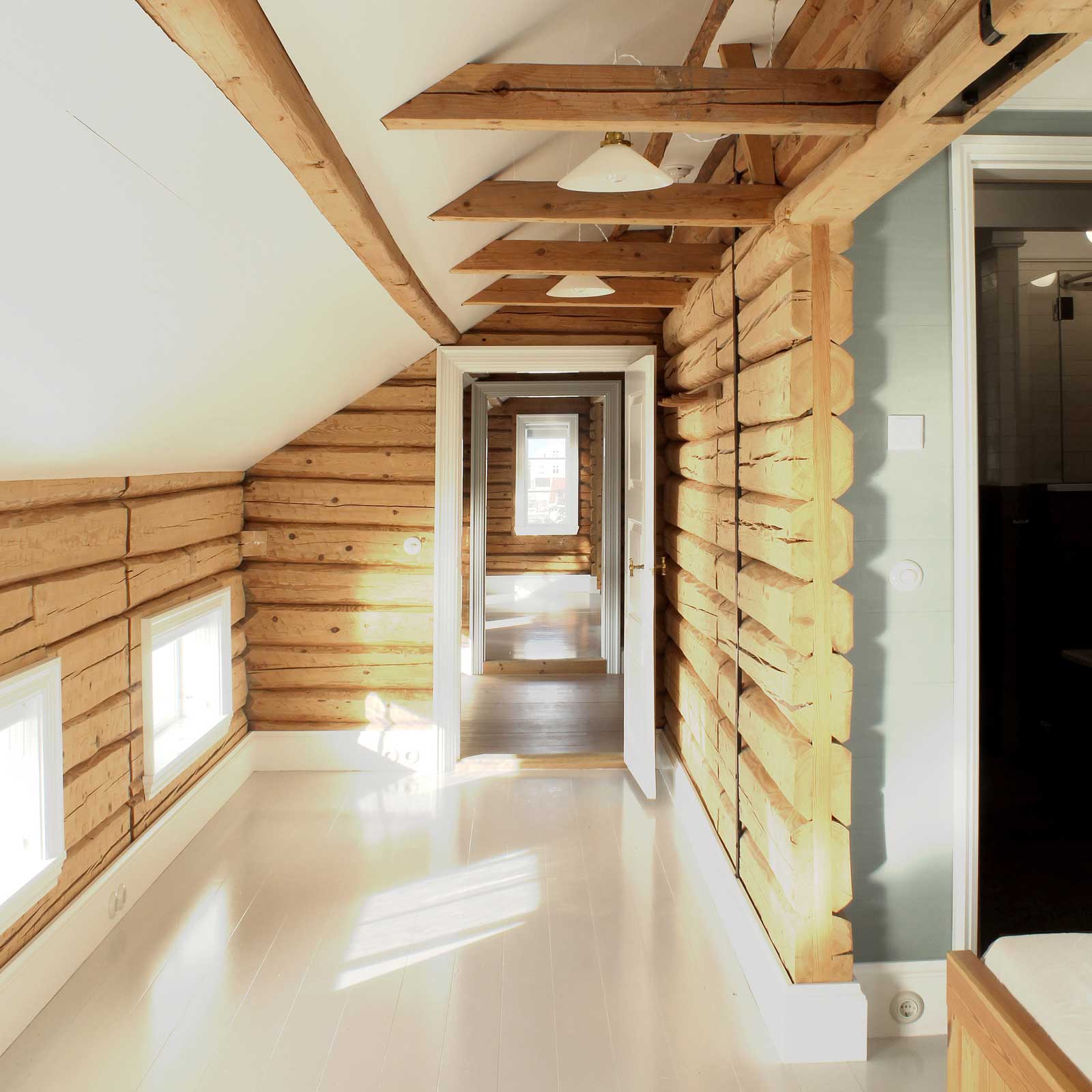 Moderne teknikk i empirevilla 6