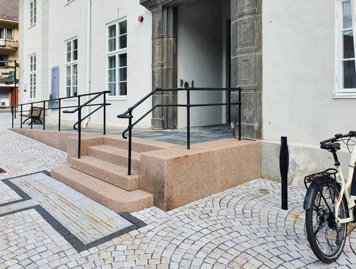 Rampene på Torget 8