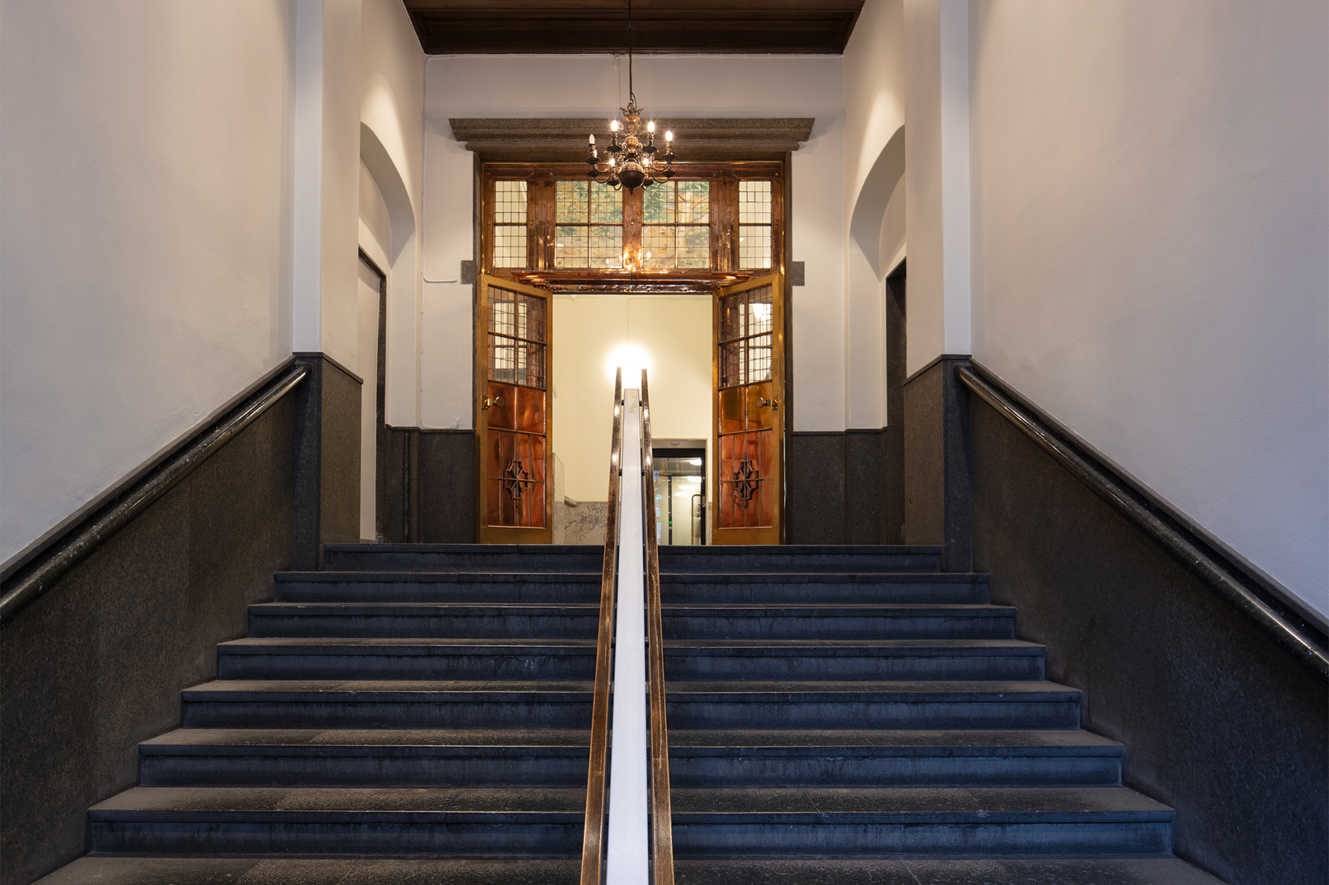 Mindre telekommunikasjon, bedre internkommunikasjon 11