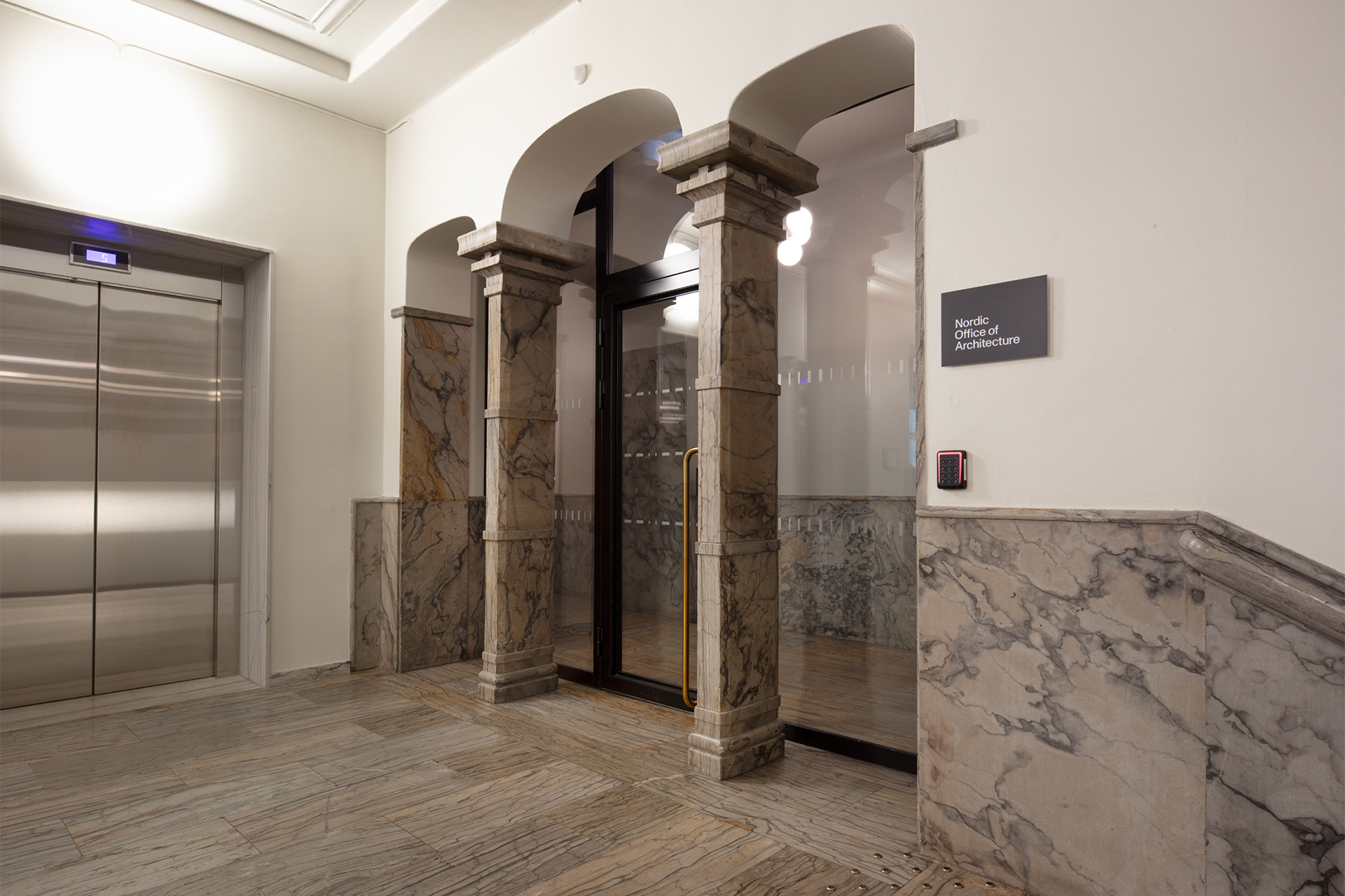 Mindre telekommunikasjon, bedre internkommunikasjon 10