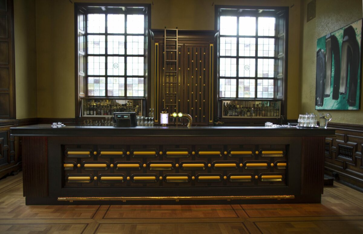 Nytt inventar i historisk interiør 7