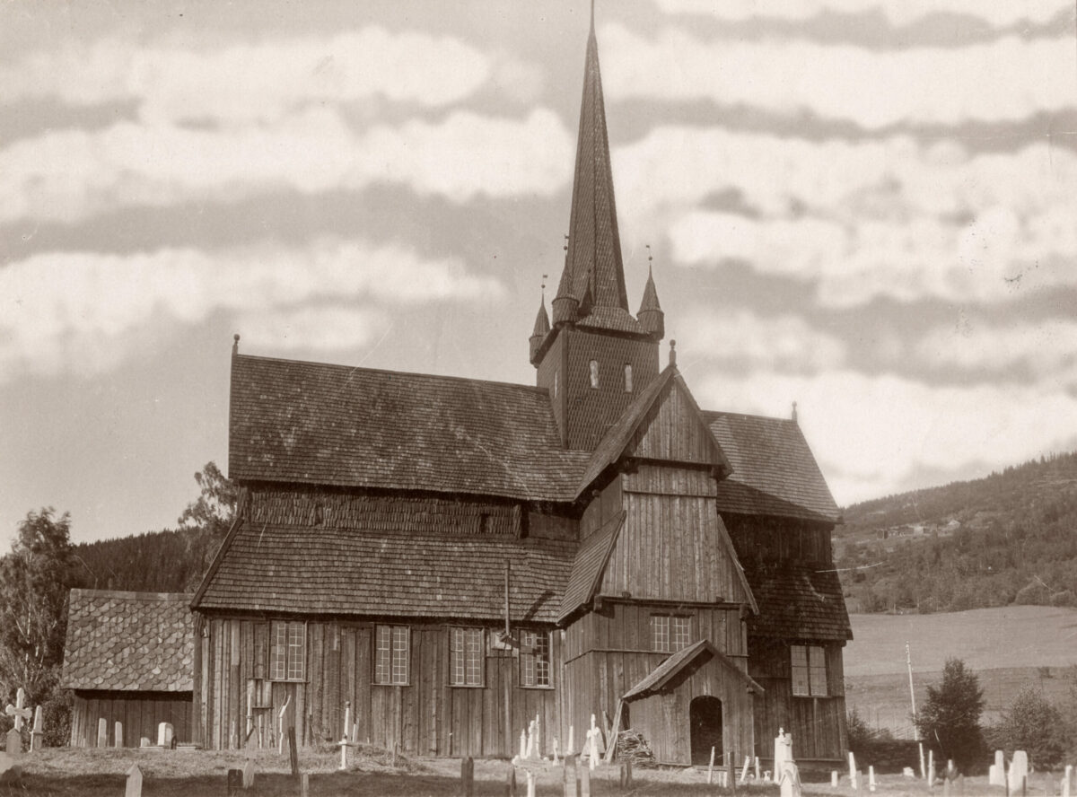 Trapp og rampe i stein til stavkyrkja 5