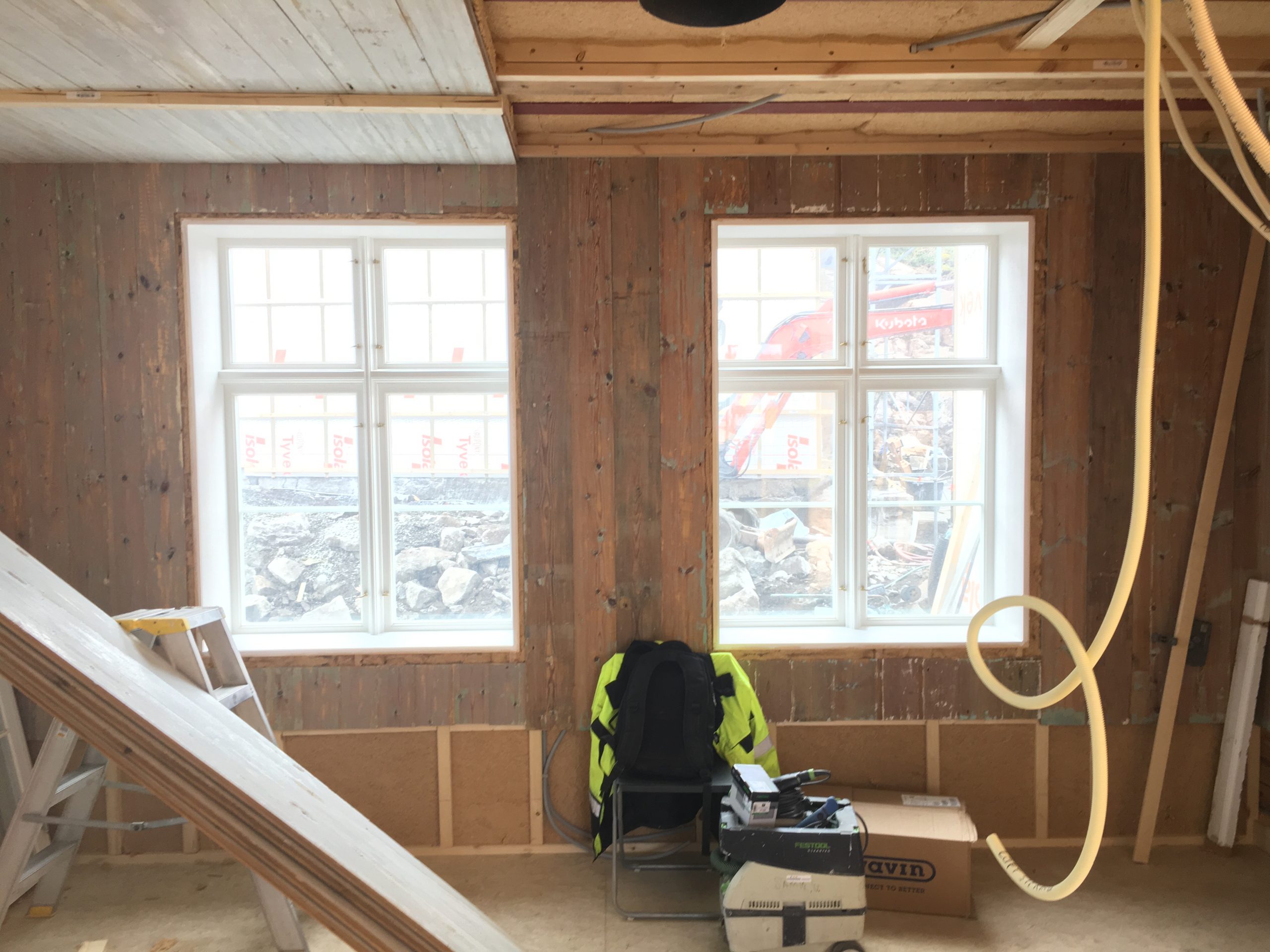 Moderne teknikk i empirevilla 12