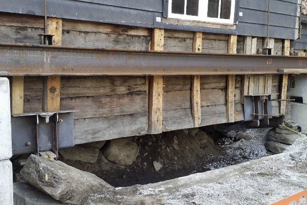 Heving av kyrkjebygg 11