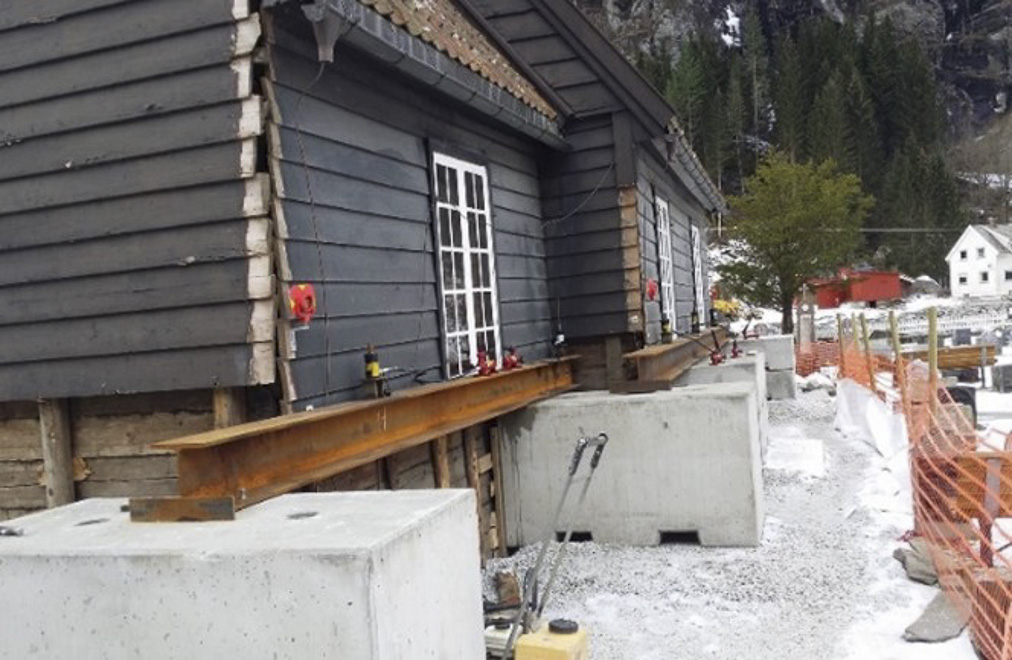 Heving av kyrkjebygg 9