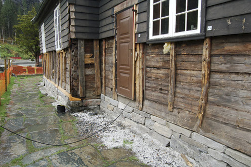 Heving av kyrkjebygg 8