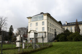 Tilbakeføring av fasaden i fredet universitetsbygg 1