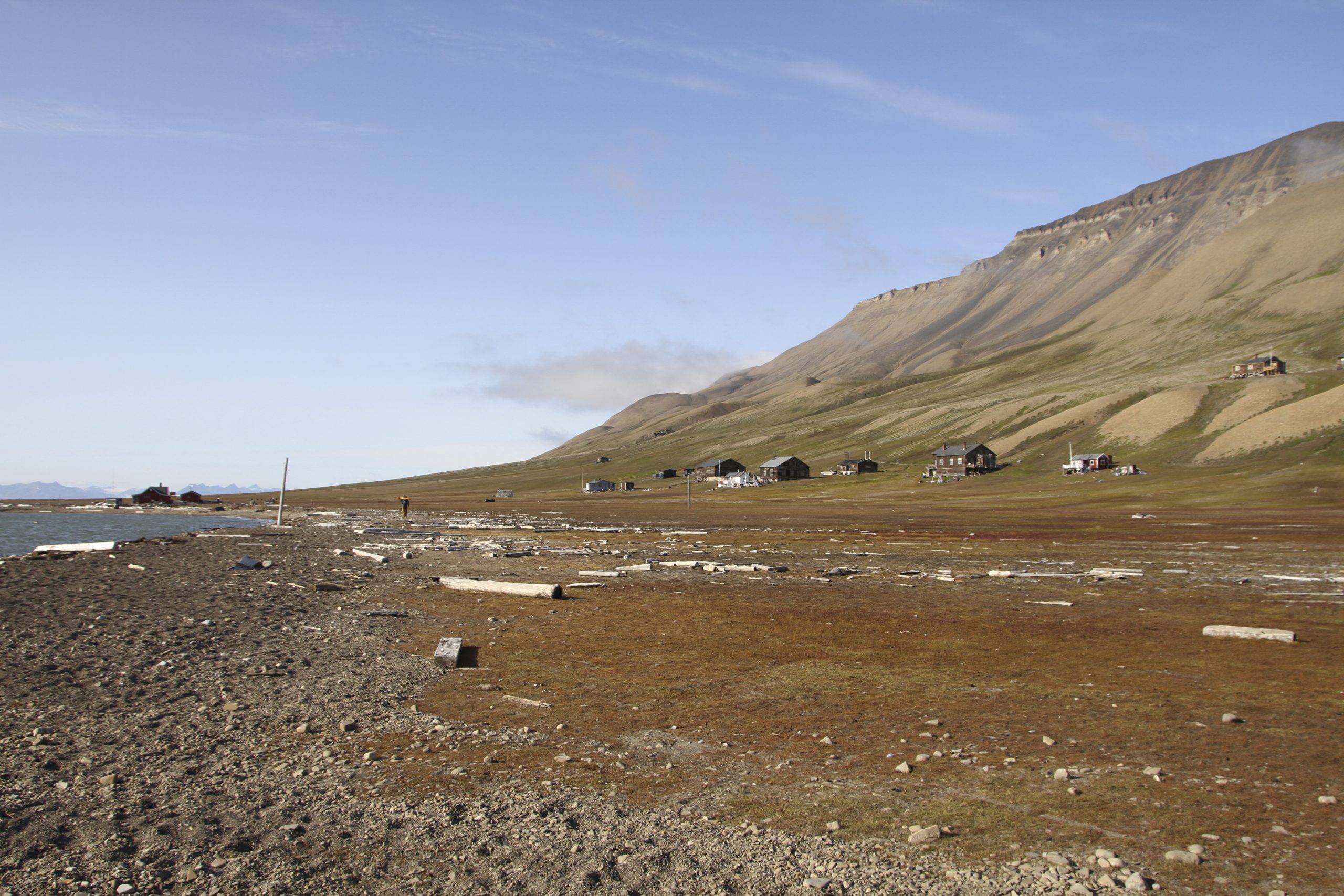 Midlertidig sikring og dokumentasjon av truet bygning 10