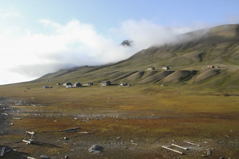 Midlertidig sikring og dokumentasjon av truet bygning 6