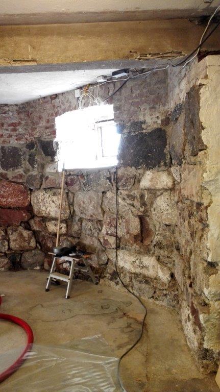 Toaletter under kirkens sakristi 5