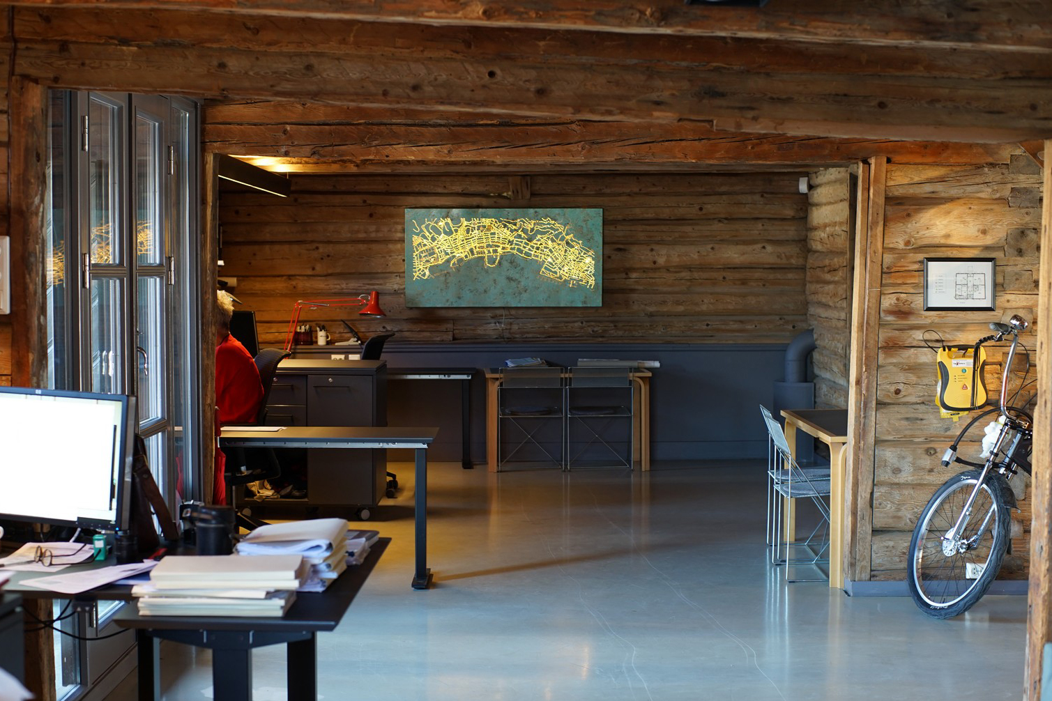 Fra rivningstruet sjøbod til kontorlokaler 10