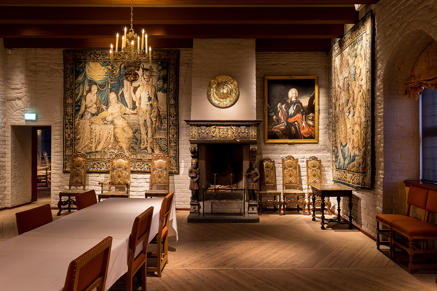 Salene i Akershus slott trer frem i nytt lys 17