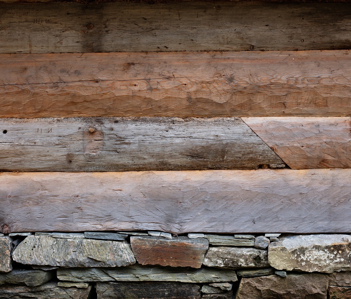 Gjenreising av lagra bygning 8