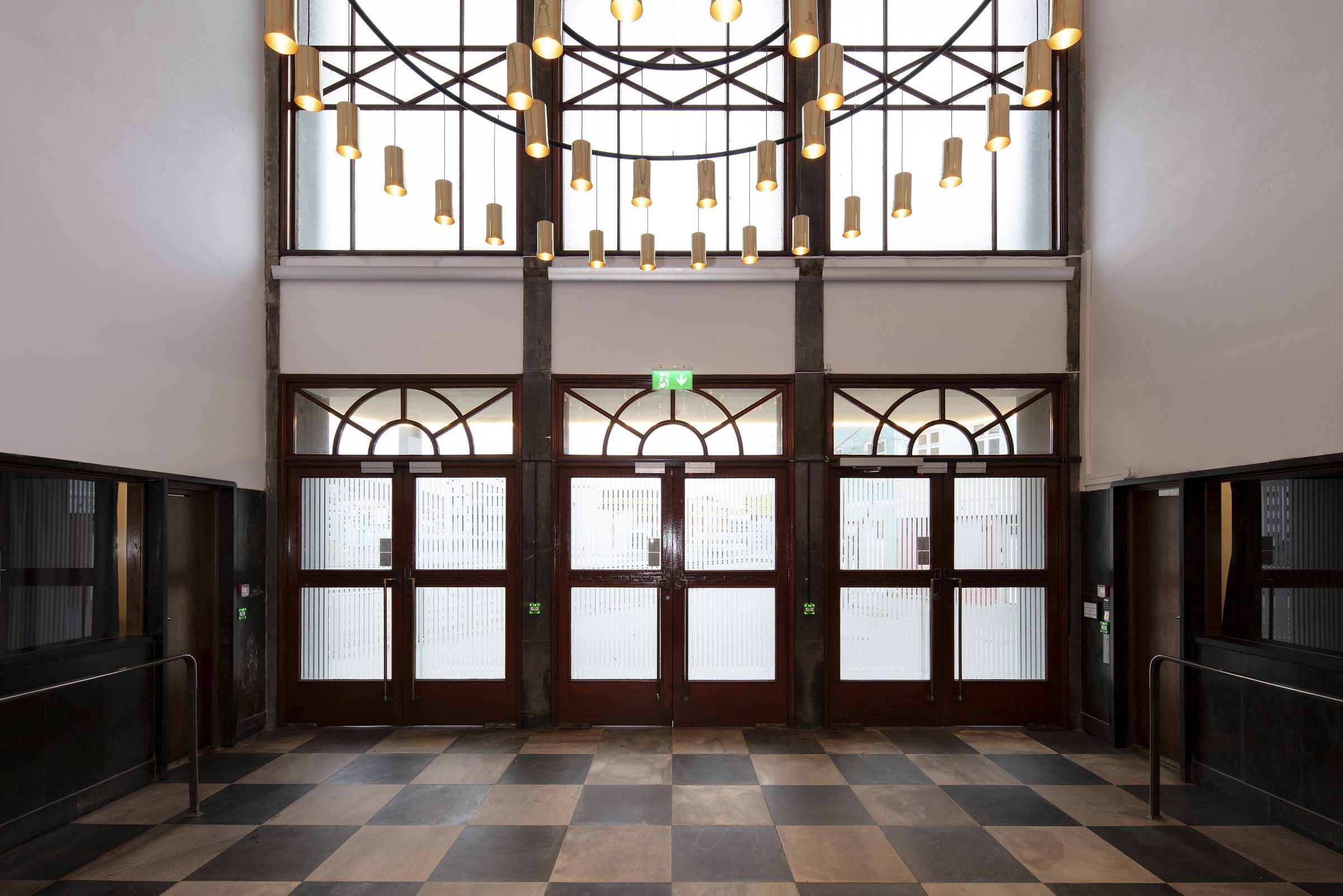 Art-deco fram i lyset 1