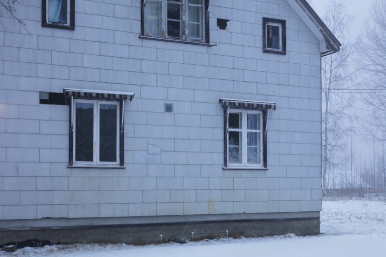 Utskiftning av eternittfasade og etterisolering 6