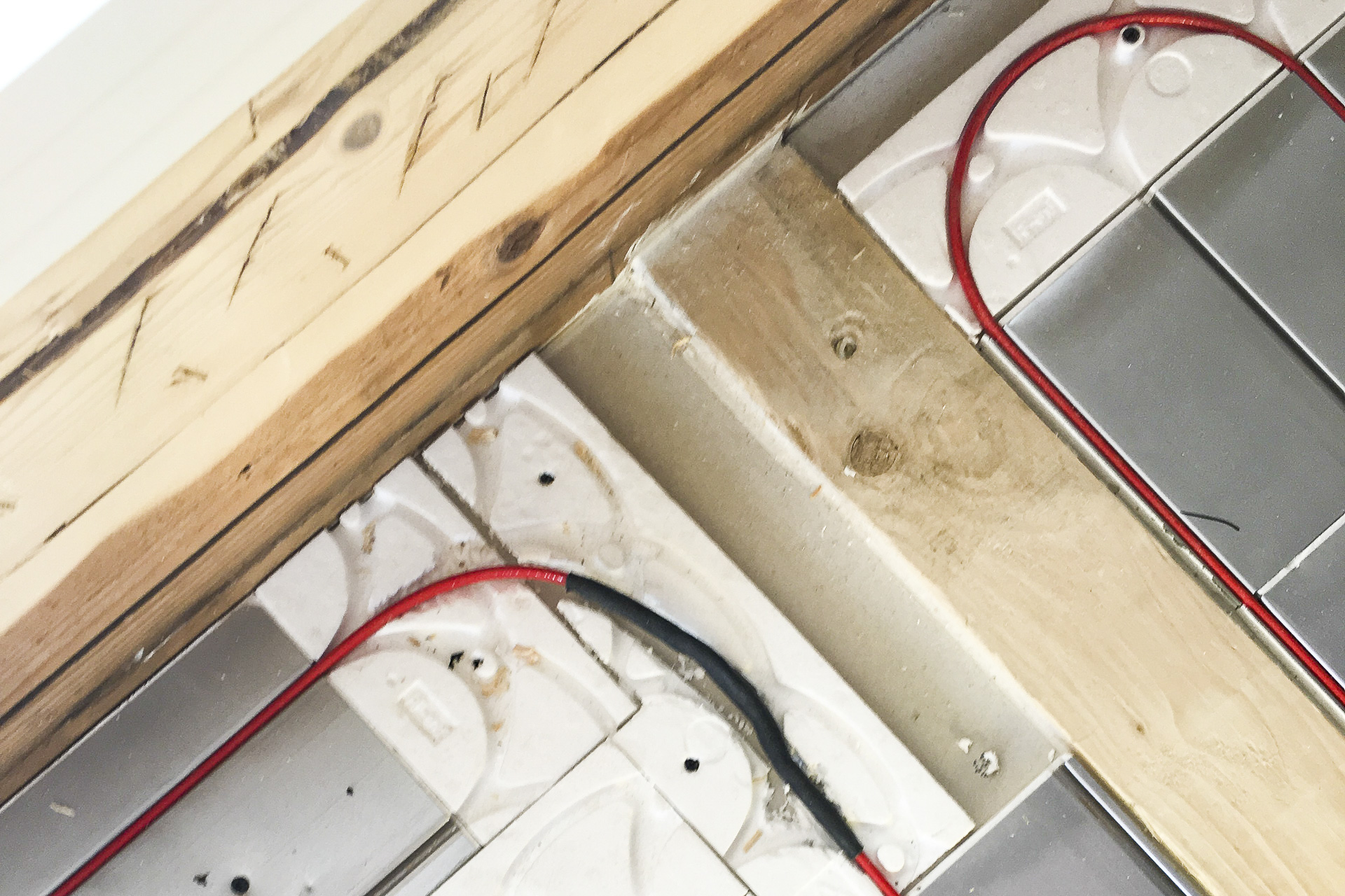 Moderne teknikk i empirevilla 8