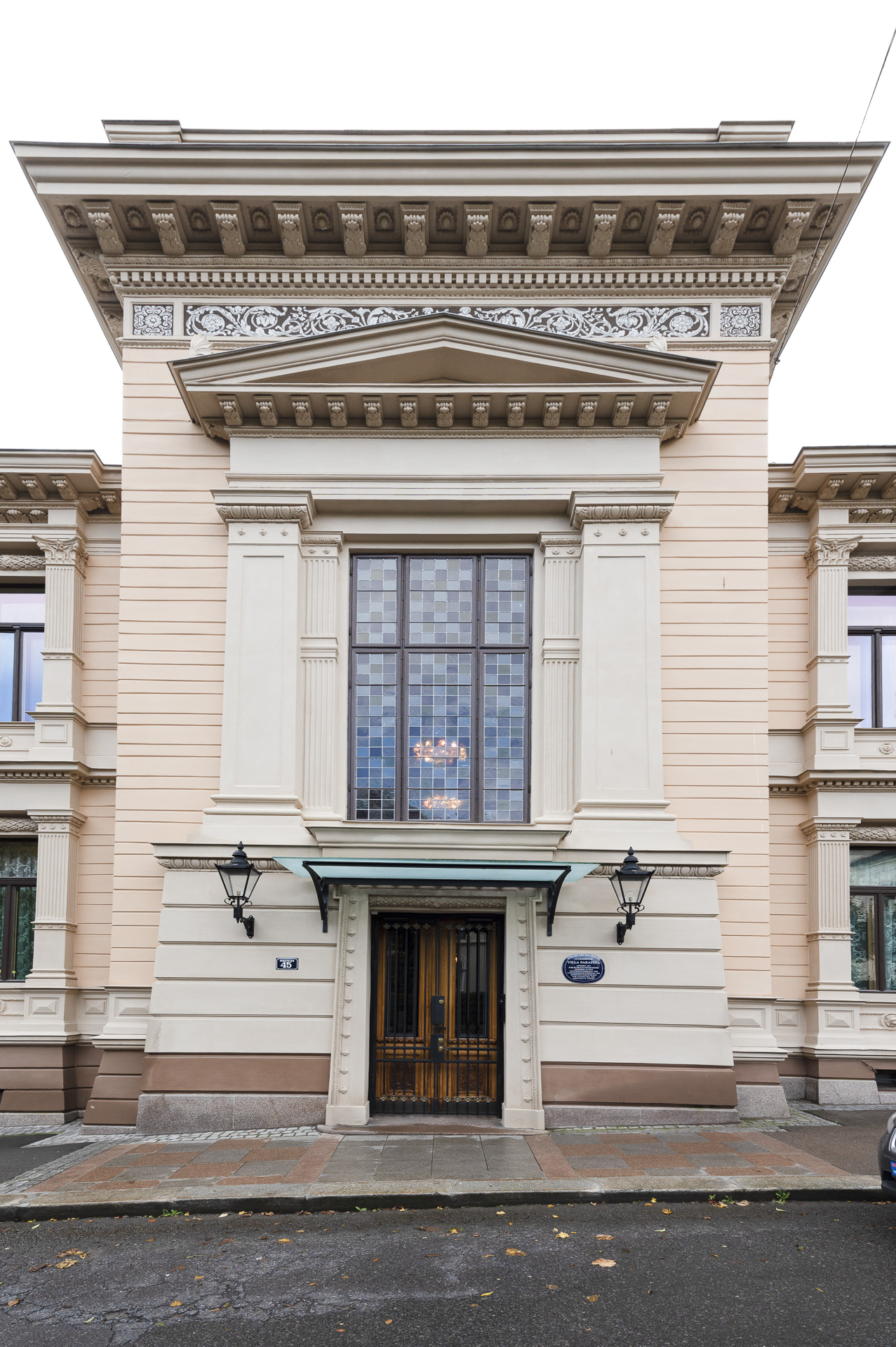 Sikring av hovedinngang 4